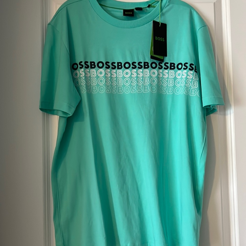 - Hugo Boss Men’s Tshirt NWT